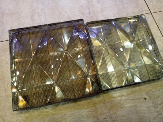 表面の功妙なSGCC 300x300mmの砂はガラスを切り分けた