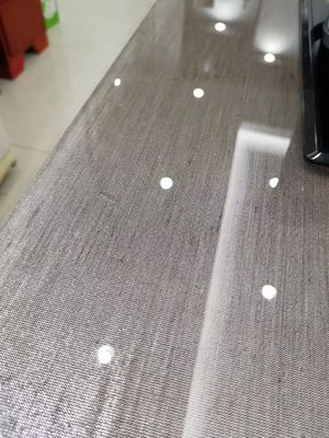 灰色の卓上によって強くされる多層生地の薄板にされたガラス パネル