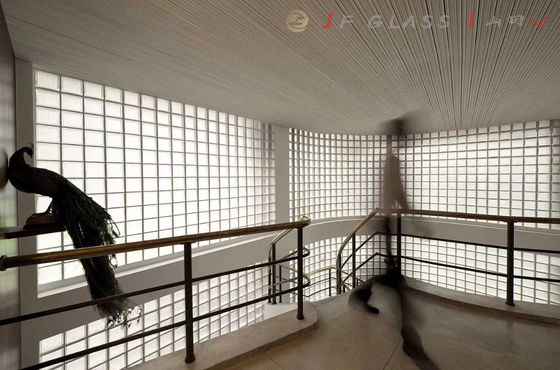 建築曇った固体50mmの8x8x4ゆとりのガラス壁の煉瓦