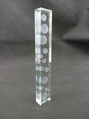 三次元12mmレーザーによって刻まれるガラスをつけること