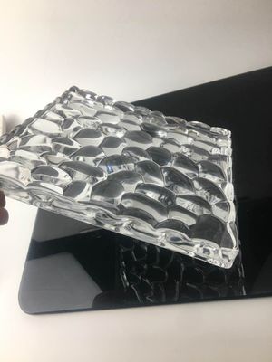 芸術は低い分散CNC 10mmのステンド グラスの技術を切り分けた
