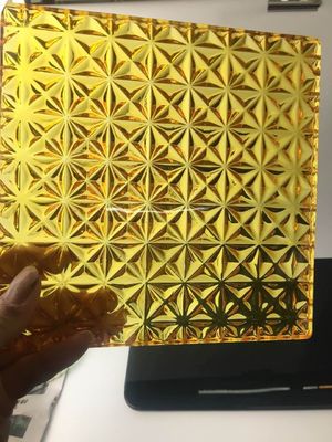 芸術は低い分散CNC 10mmのステンド グラスの技術を切り分けた