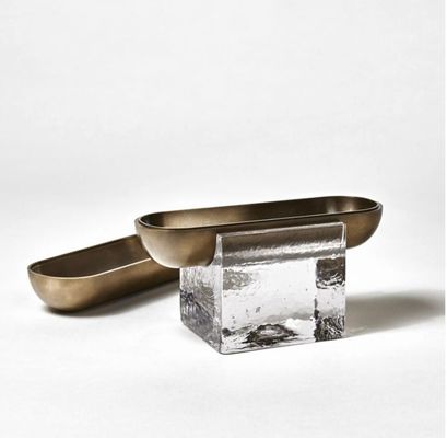 ブックエンドK9の水晶