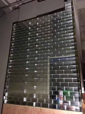 熱絶縁材の床の壁は2インチ明確なガラス レンガのタイルに格子をつける
