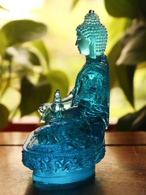 Liuliの東洋の従来のサファイア鮮やかな水晶仏