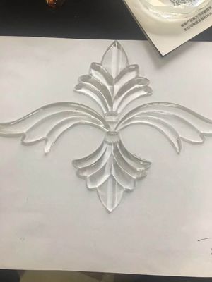 結婚式のElegentの背景の壁はアクリルの水晶を示す